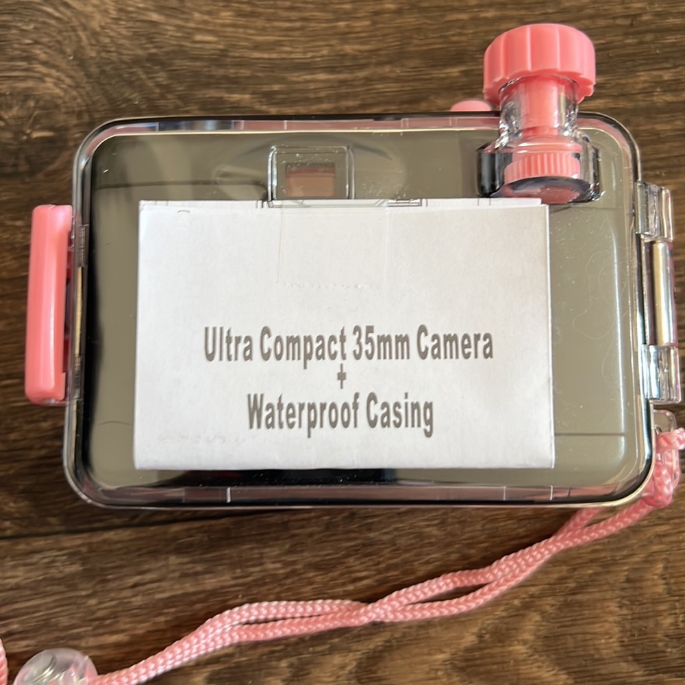 Ultra Compact 35mm Camera - Picture 3 of 3